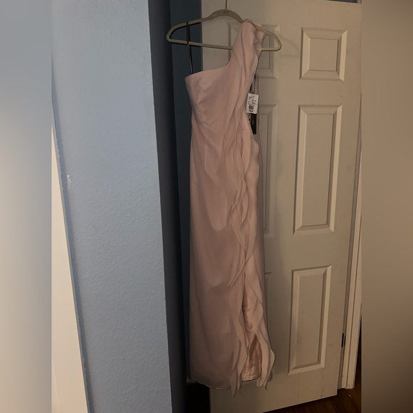 Beautiful Vera Wang dress: Never been worn, tags still on - Picture 3 of 6